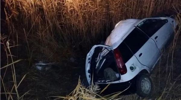 accident teribil in timis un sofer de 25 de ani a murit iar alte trei persoane sunt in stare grava dupa ce o masina a plonjat intr un canal