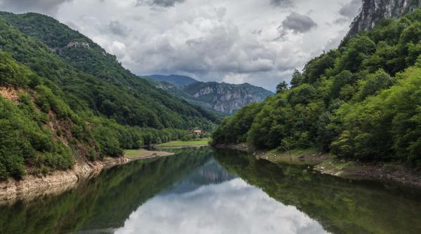 ariile protejate ale romaniei parcul national domogled valea cernei