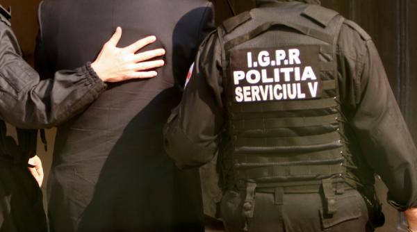 doua persoane retinute pentru incheierea de asigurari false in suma de 360 000 euro