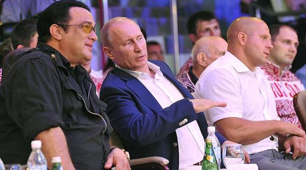 vladimir putin i a acordat cetatenia rusa actorului american steven seagal