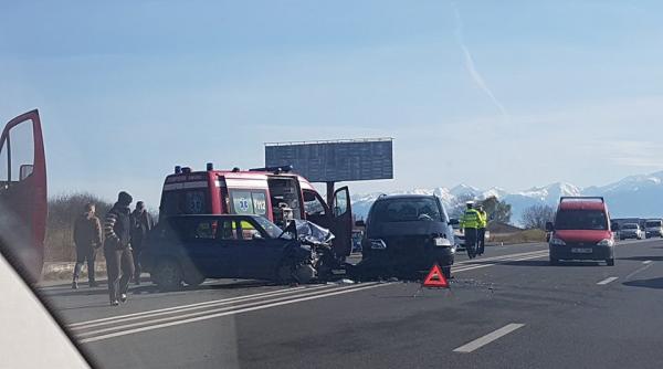 zi neagra pe soselele din romania 7 raniti din care 2 copii intr un accident pe dn1 la selimbar