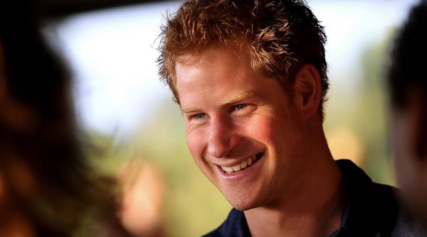 printul harry s a intalnit in secret cu un top model britanic in timp ce o curta pe meghan markle