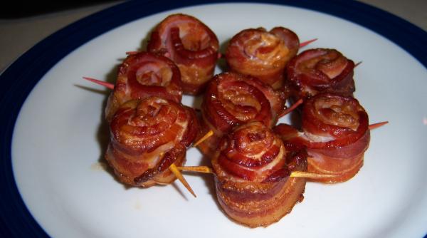 reteta zilei ficatei de pui rulati in bacon