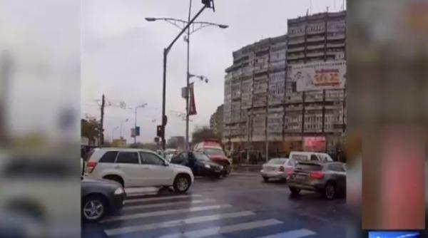 accident rutier grav la pasajul lujerului au fost implicate o ambulanta si un autoturism
