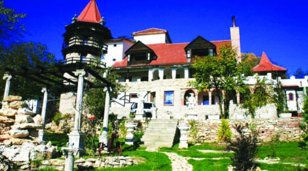 turismul la castele intra in lumea magica a regilor si printeselor