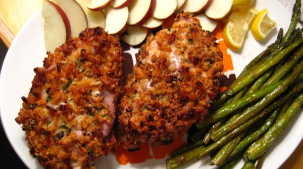 reteta zilei cotlete de porc cu ceapa si mere coapte