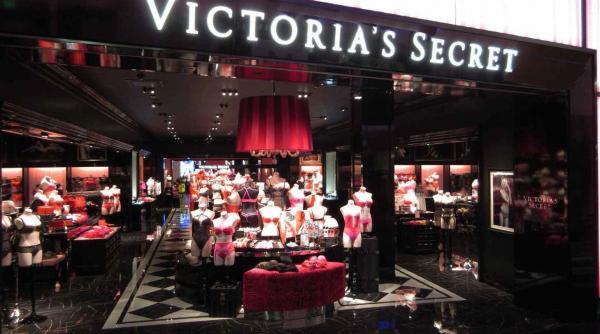 sua politistii din new hampshire cauta doi hoti de sutiene