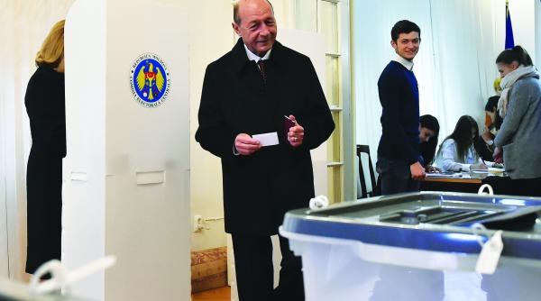 bursa premierilor basescu si tariceanu se cred buni dar nu i mai vede nimeni