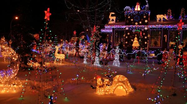 pe 16 noiembrie se aprinde cea mai mare instalatie de luminite de craciun din lume la sun plaza