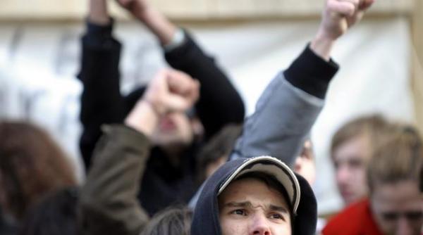 studentii basarabeni au protestat in fata ambasadei republicii moldova la bucuresti dar si la chisinau iasi sau galati