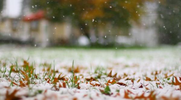 au cazut primii fulgi de nea in capitala vezi prognoza meteo