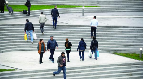 platim lunar dobanzi de 185 de milioane de euro