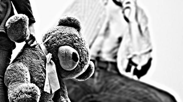 iasi o bestie a violat o fetita in varsta de numai 3 ani