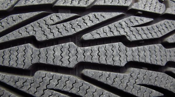 video cum poti verifica uzura unui cauciuc de iarna second hand cu o moneda de 5 bani