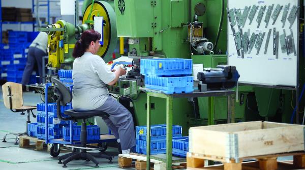 un sfert din angajati au salariul minim