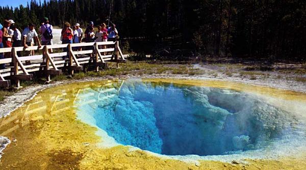 un turist s a dizolvat intr un izvor acid din yellowstone