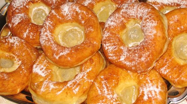 reteta zilei gogosi de post cu mere