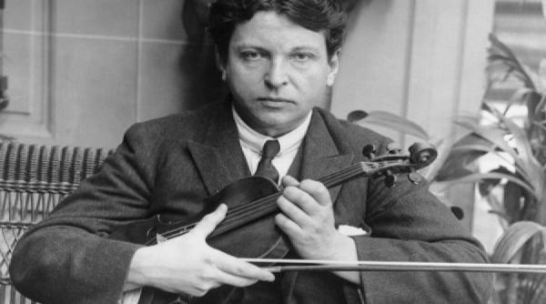 si oamenii mari sunt oameni enescu si politia franceza