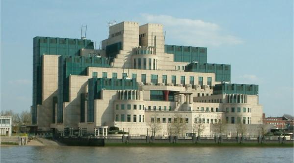 sediul mi6 evacuat din cauza unui pachet suspect