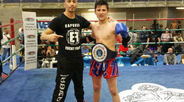 la 16 ani a devenit campionul italiei la k1