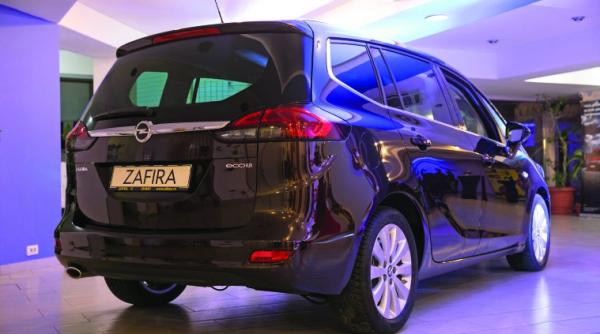 cum arata noua zafira