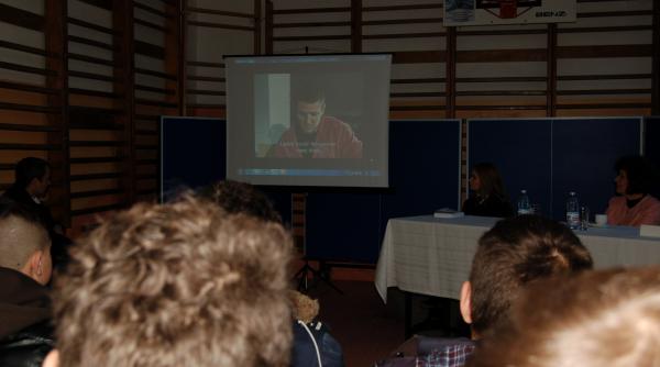 iasi profesori de liceu si de la penitenciar invata scolarii cum sa nu ajunga la puscarie