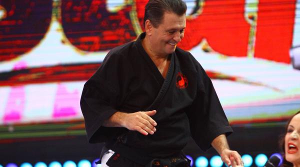 next star nea marin face o demonstratie de karate