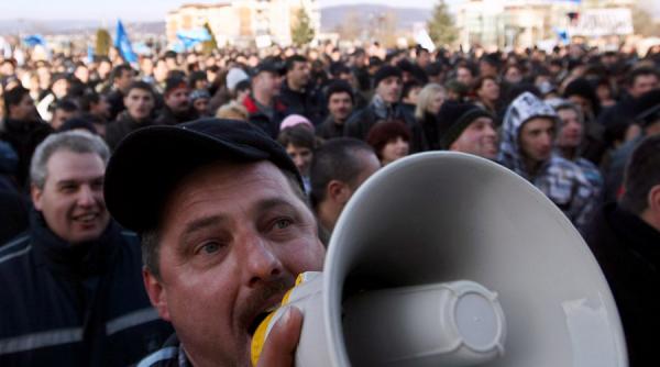 protest spontan la uzina dacia conducerea protestul salariatilor a fost incorect