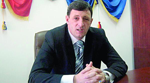 verginel gireada si afacerile ascunse ale familiei