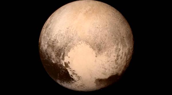 astronomii au descoperit cauza depresiunii in forma de inima de pe pluto