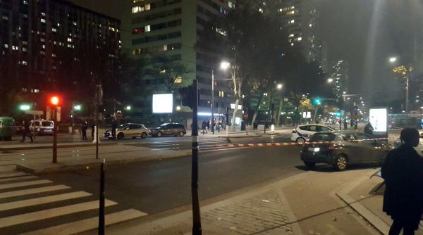 un individ inarmat a luat ostatice mai persoane intr o agentie de turism din paris