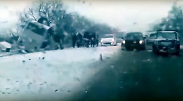 video 9 copii au murit intr un grav accident rutier in rusia