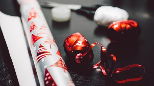 video trucuri pentru impachetat cadourile de craciun