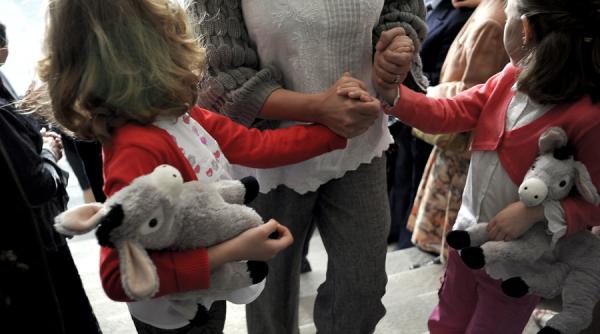 vin mos nicolae si mos craciun sarbatorile jucariilor ce trebuie sa stim atunci cand le cumparam