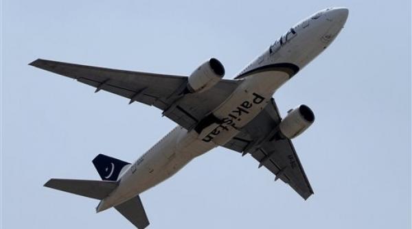 accident aviatic in pakistan avion cu 47 de persoane la bord a disparut de pe radare