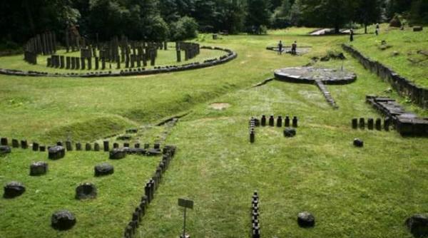 doua persoane acuzate de furtul unor obiecte de tezaur de la sarmizegetusa condamnate la inchisoare cu executare