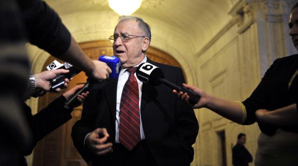 ion iliescu romanii au comparat performantele guvernelor ponta si ciolos si au votat in consecinta