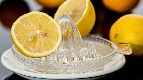 de ce sa pui lamaie in cafea