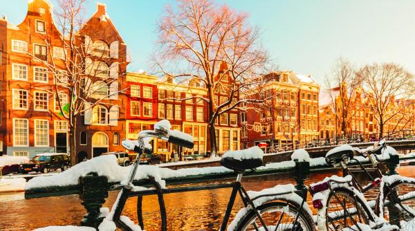 destinatia saptamanii amsterdam orasul spiritelor libere si al bicicletelor