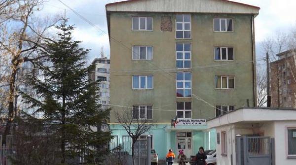 scandal la spitalul din vulcan o doctorita si alte doua asistente la un pas de viol de fata cu politistii