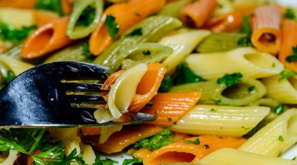 reteta zilei paste penne carbonara cu dovlecei