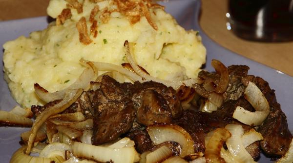 ficatei de pui cu ceapa