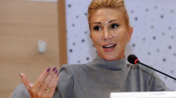 raluca turcan pregateste o lovitura neasteptata pentru liviu dragnea