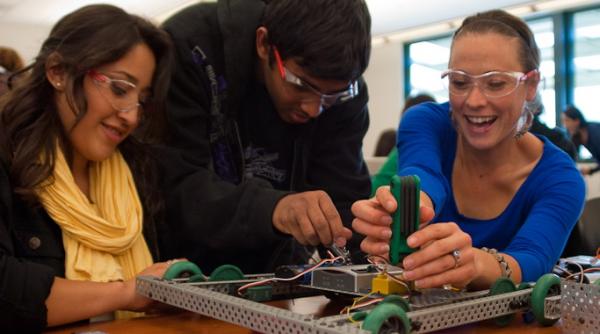 elevii liceului de informatica din iasi in topul celor buni studenti programatori din lume