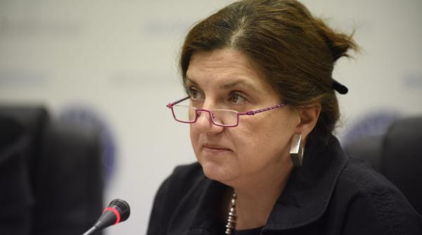 cincinalul justitiei pruna s a laudat cu metaforele