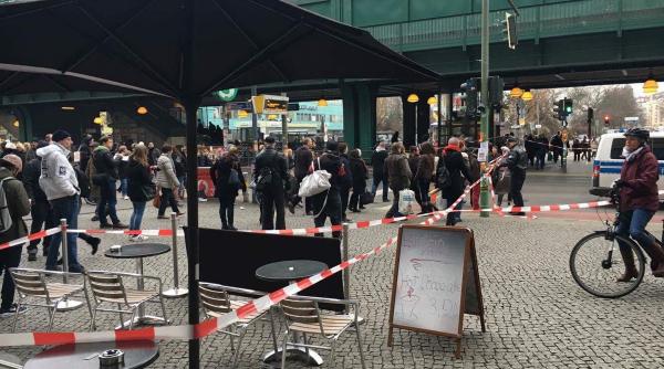 alerta in germania un centru comercial din berlin inchis transportul in comun oprit