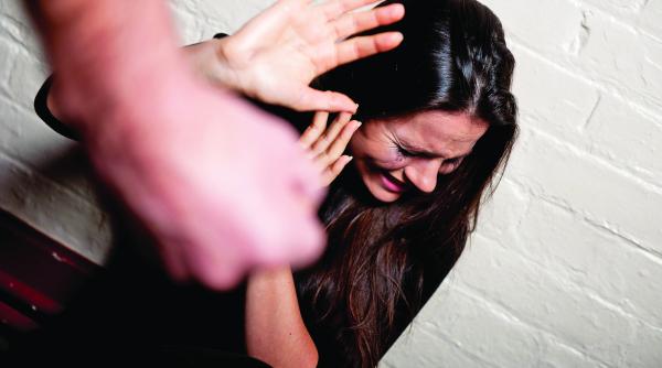 romanii se dau batuti pentru bani