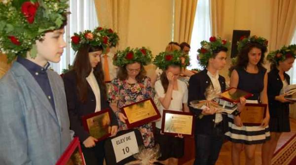 autoritatile din maramures au premiat performantele elevilor olimpici