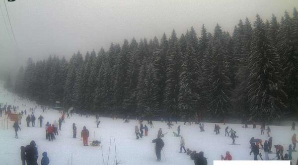 video nu se mai poate ajunge cu masina in poiana brasov statiunea este supraaglomerata