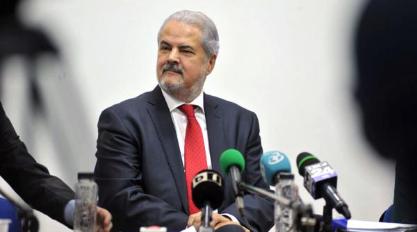 adrian nastase despre hotararea lui iohannis fum alb sau fum negru